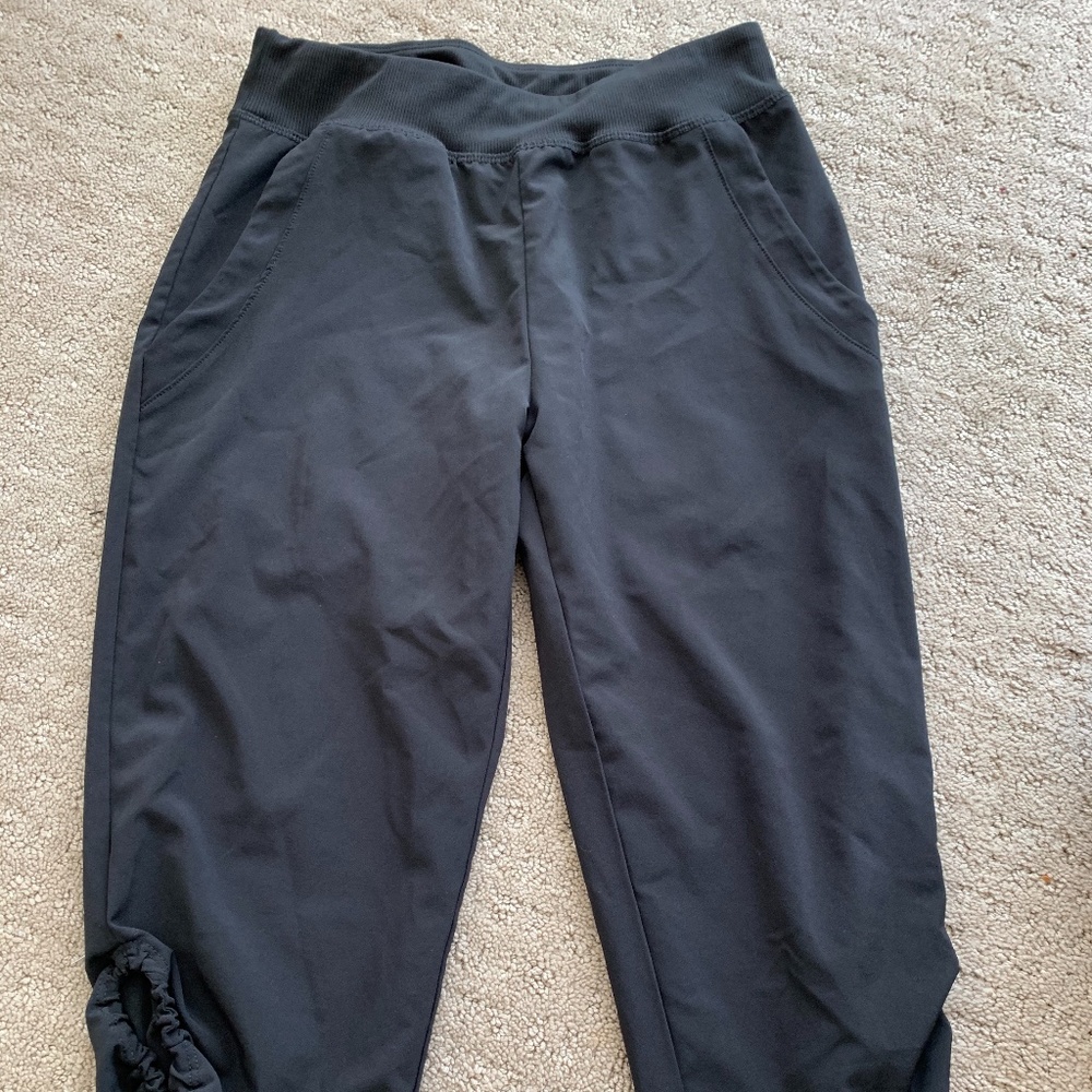 Zella Girls capri pants